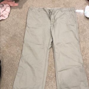 Men’s gap khakis